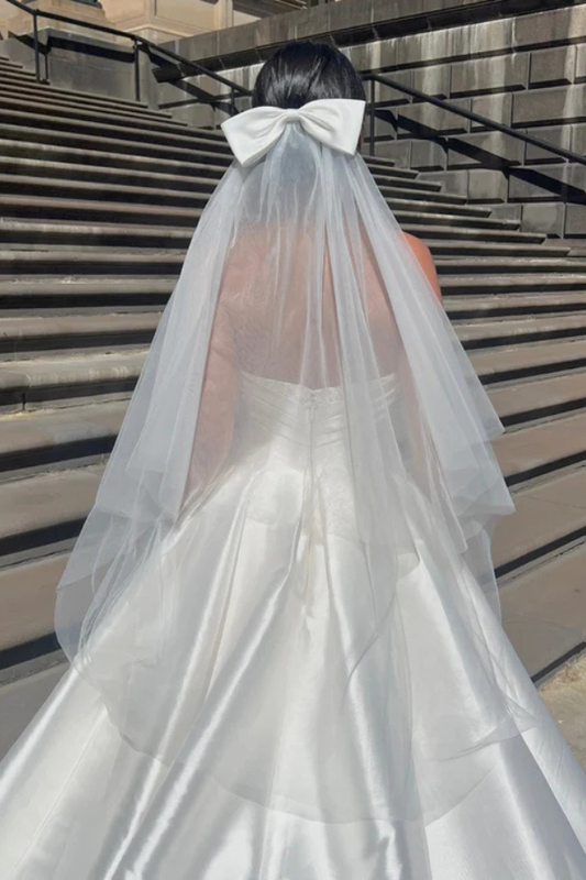 Arianna Bow Veil