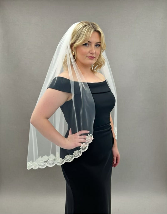 Scalloped Pearl and Bead Veil