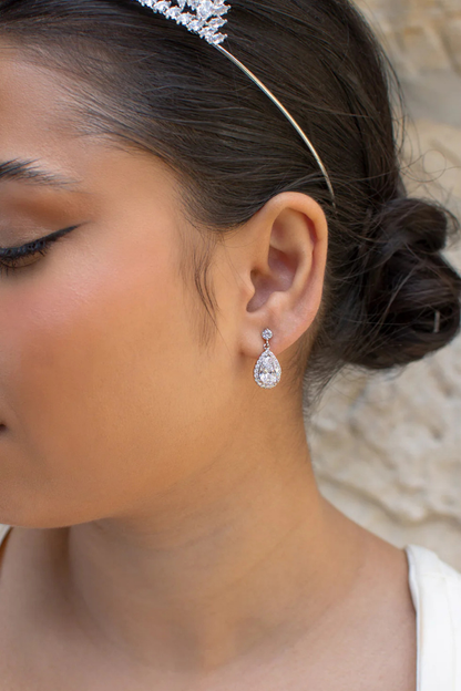 Silver tear drop earings